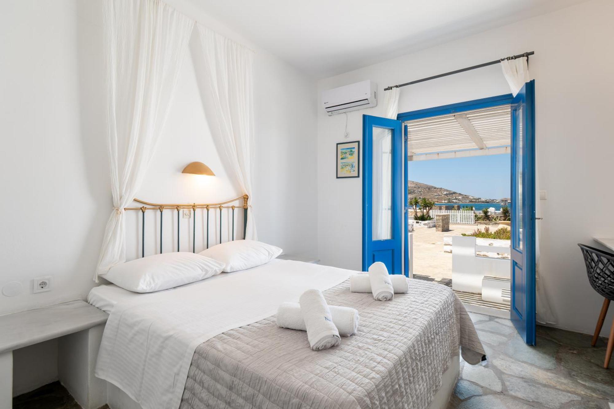 Hotel Paros By Kottas 3*