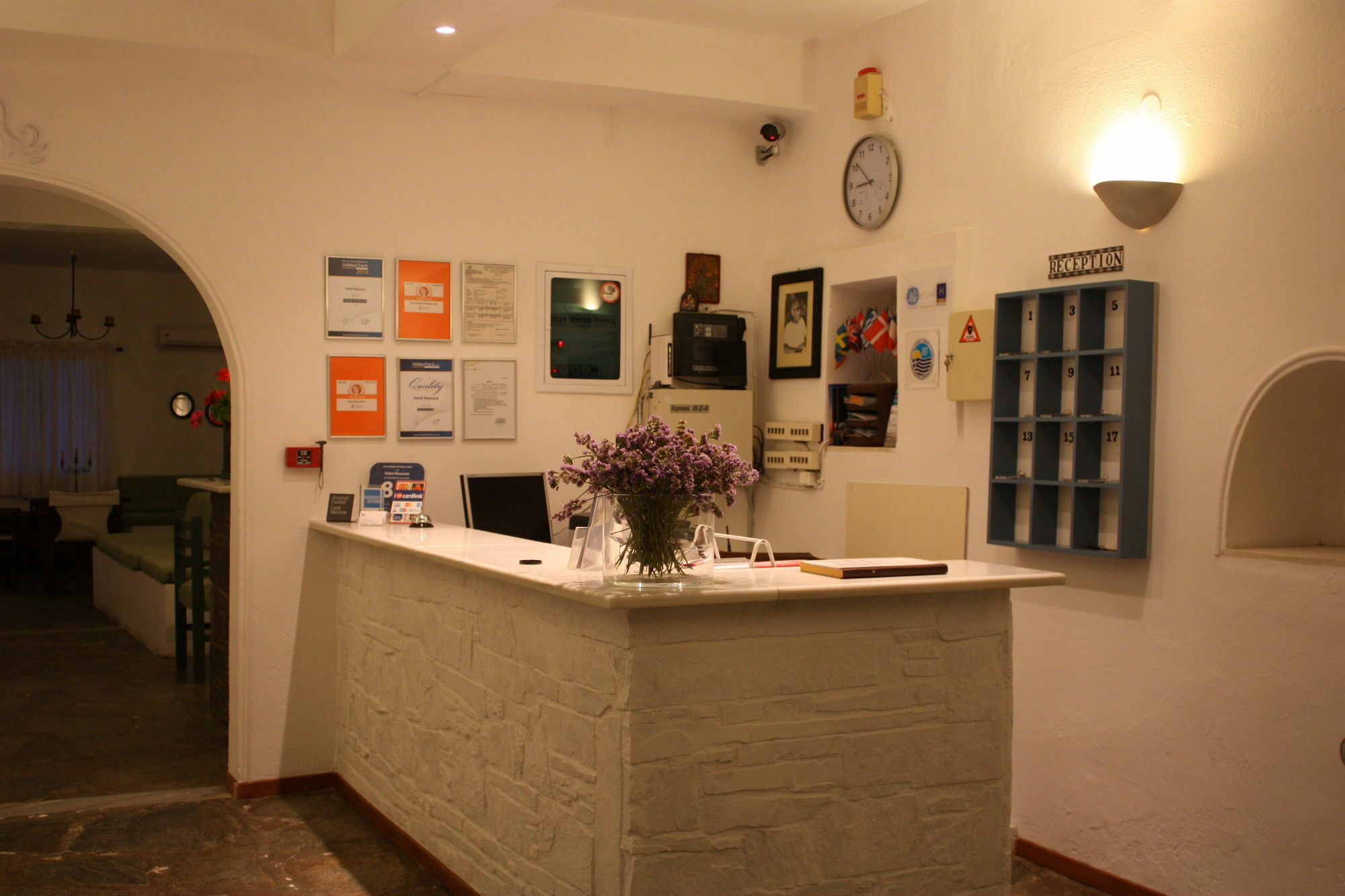 Hotel Paros By Kottas 3*